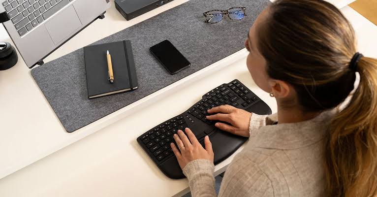 The Benefits of Using Wireless Keyboards for Work