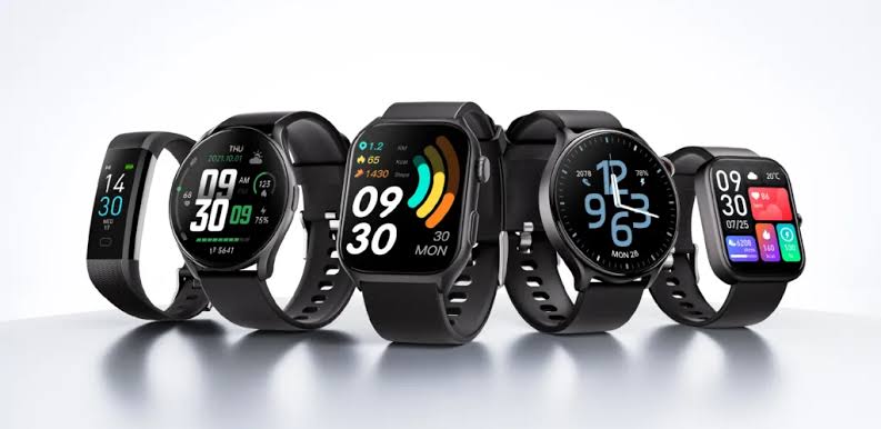 The Evolution of Smartwatches: From Fitness Trackers to Mini-Smartphones