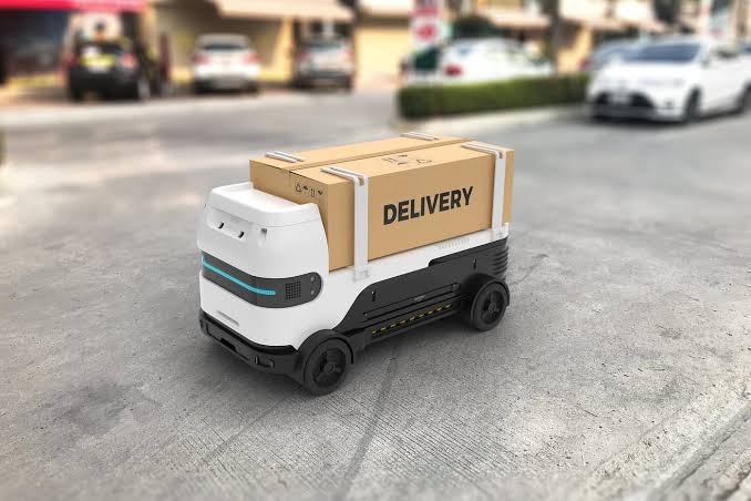 The Benefits and Risks of Using Autonomous Vehicles in Logistics