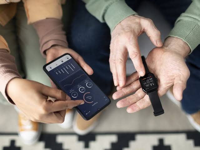 The Role of Wearables in Fitness Tracking Systems Today Globally