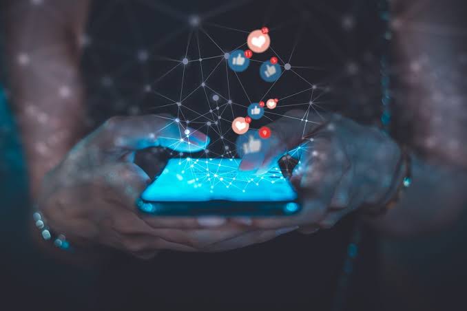 The Impact of Gadgets on Social Media Usage