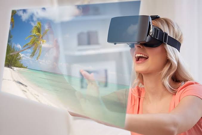 How Smart Gadgets Improve Travel Experience for Tourists