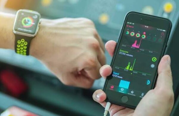 The Role of Wearables in Fitness Tracking Systems Today