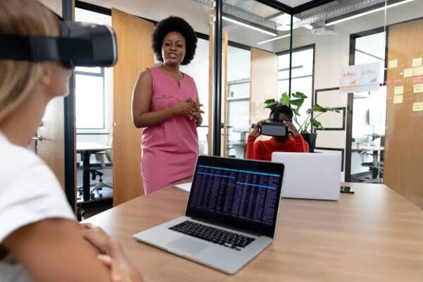 How to Use Virtual Reality for Training